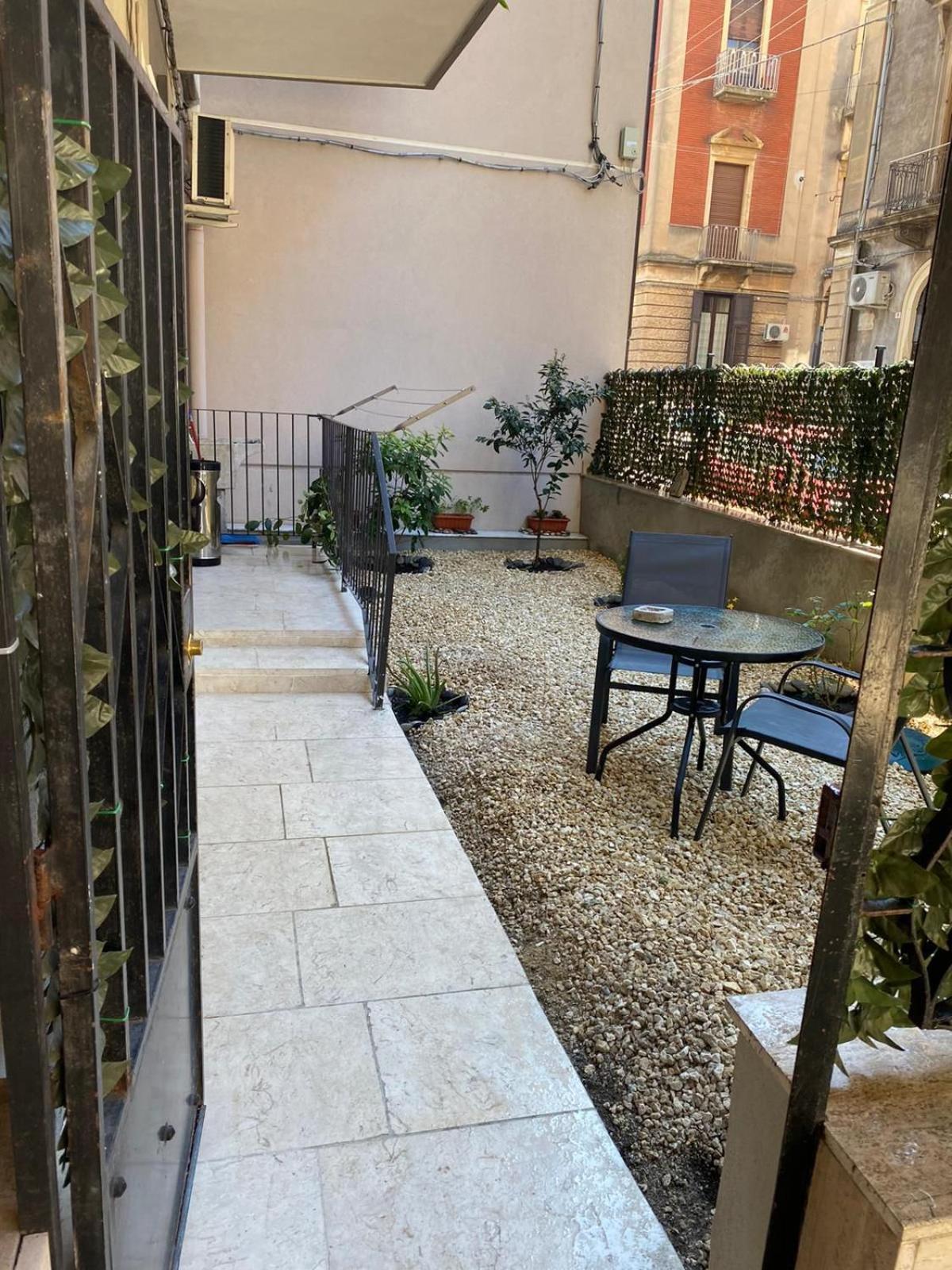 Vila Casa Roberta Katánie Exteriér fotografie